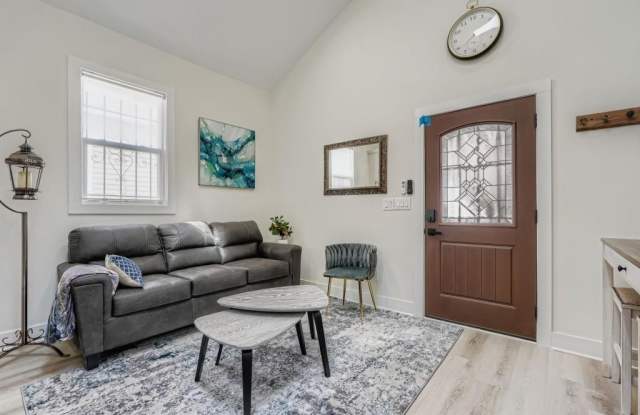 18 Booker Street NW Gallery 3