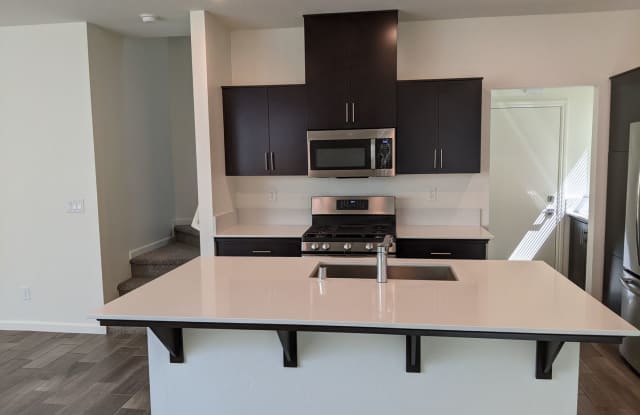 Newer Wilson Elev8ions home with a nice floor plan, nice upgrades, nice amenities and a community pool in Clovis. Gallery 3