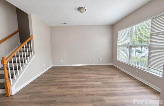 2005 Cambridge Beltway Drive Gallery 2