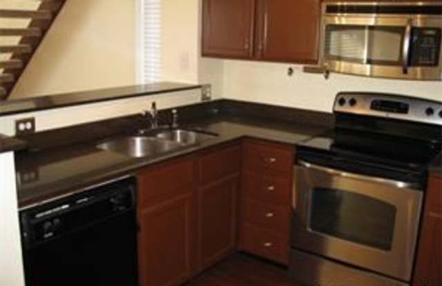13744 E Lehigh Ave Apt B - 13744 East Lehigh Avenue, Aurora, CO 80014