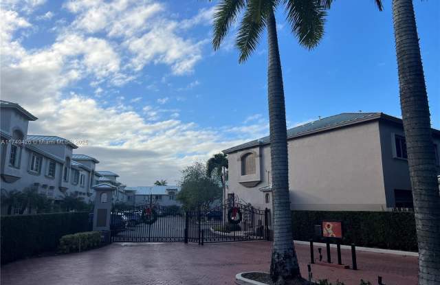 15800 SW 92nd Ave - 15800 Southwest 92nd Avenue, Palmetto Bay, FL 33157