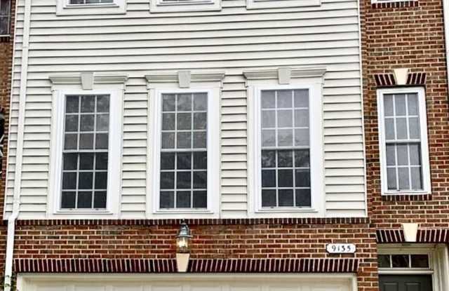 9135 SILVERSHADOW Court Gallery 2