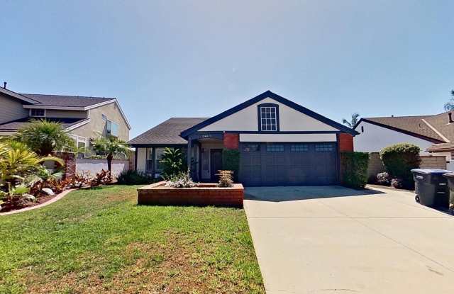 *$2,000 off Move In Special* 24671 Paige Circle, Laguna Hills: Spacious 2,100 sqft 4 Bed 2.5 Bath SFH with Backyard Pool! photos photos