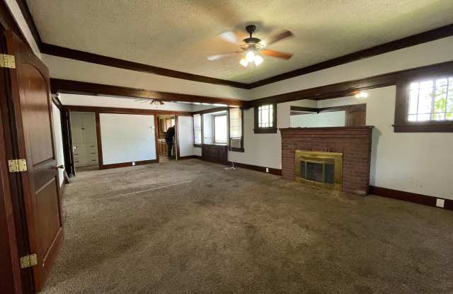 AVAILABLE NOW!! Move-In Special! Half Off First Month’s Rent! photos photos