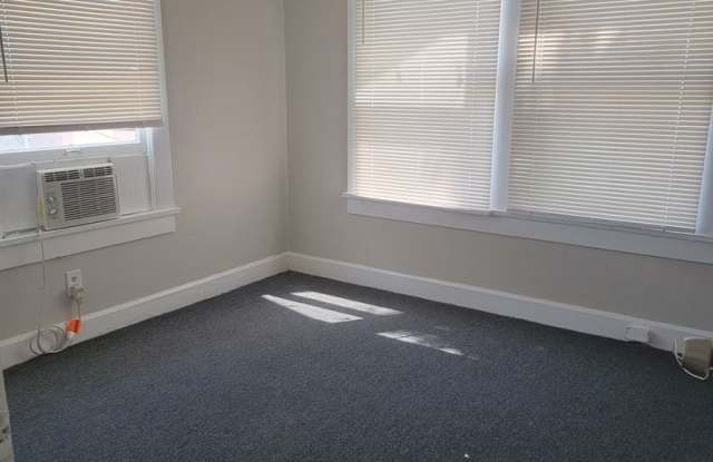 Quaint 2 bedroom in St. Petersburg Gallery 4
