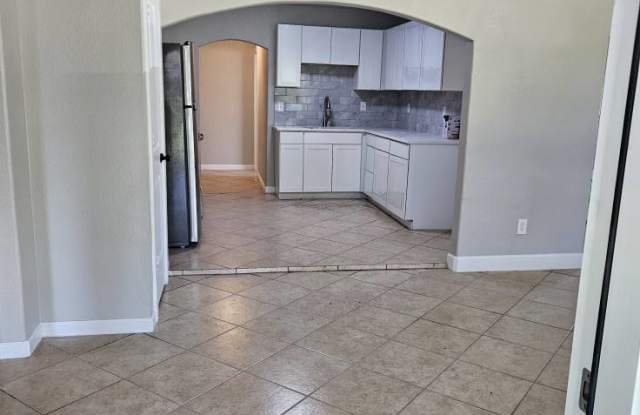1205 West Wrenway Avenue photos photos