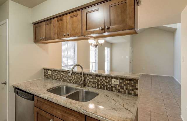 14 East Bigelow Oak Court - 14 East Bigelow Oak Court, The Woodlands, TX 77381