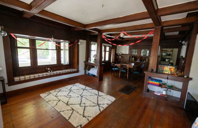 Owner Motivated Price Reduction - $4950/month for a 5bd/3ba House photos photos