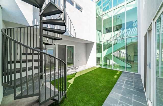 700 Taper Drive Gallery 4