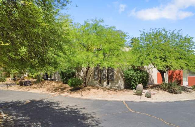 Amazing Scottsdale Luxury home! 5 bedrooms 4 baths! Gallery 4