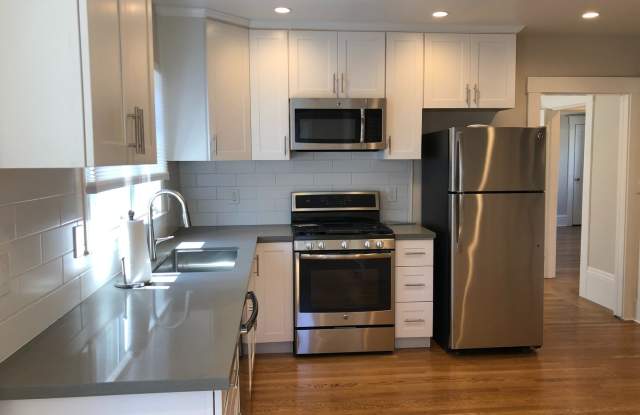 Remodeled House Walking Distance to Burlingame Ave photos photos