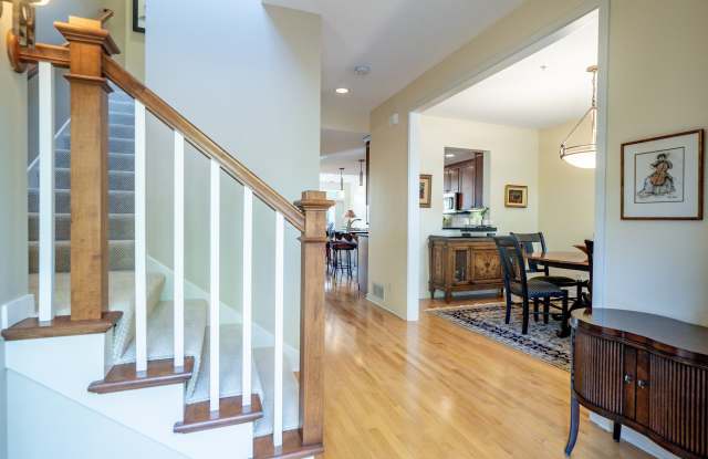 651 Willoughby Way W Gallery 2