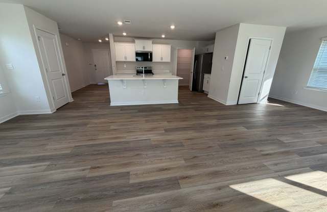 Brand New Spacious Floorplan Gallery 3