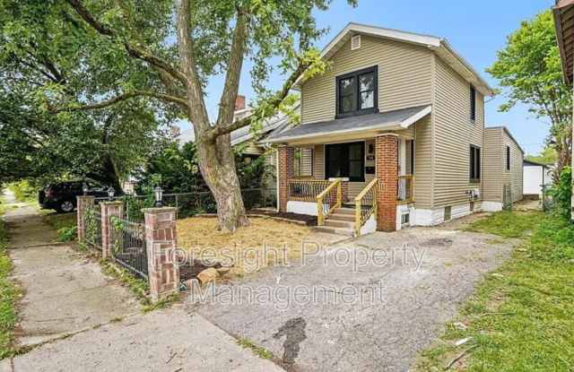 718 Hanford Street Gallery 2
