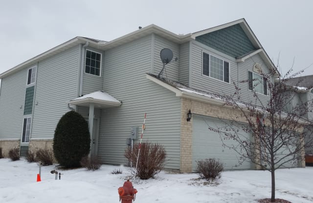 189 Stallion Ln - 189 Stallion Ln, Lino Lakes, MN 55014