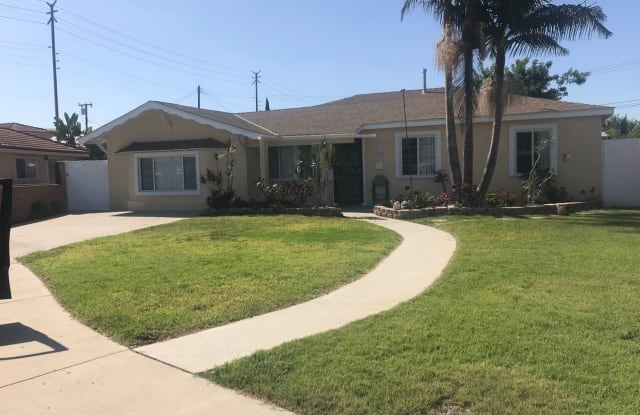 8582 Landers Dr - 8582 Landers Drive, Midway City, CA 92655