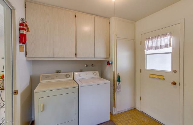 9907 W KINGSWOOD Circle Gallery 4