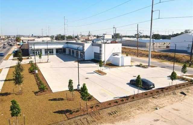 3730 AIRLINE Drive Gallery 3