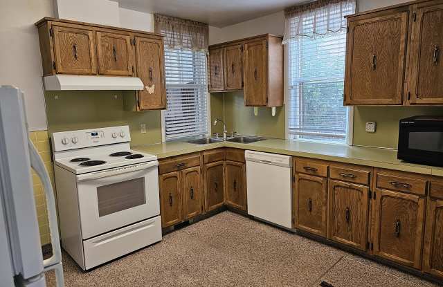 522 W Granite Gallery 3