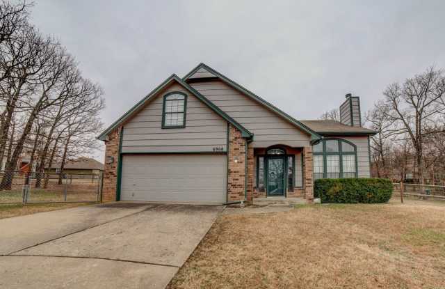 West Tulsa Gem! 3 Bed 2.5 Bath photos photos