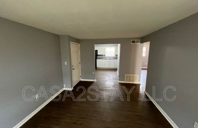4805 Saddlebrook Lane Gallery 2