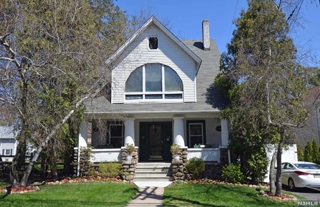 22 Hillside Avenue - 22 Hillside Avenue, Allendale, NJ 07401