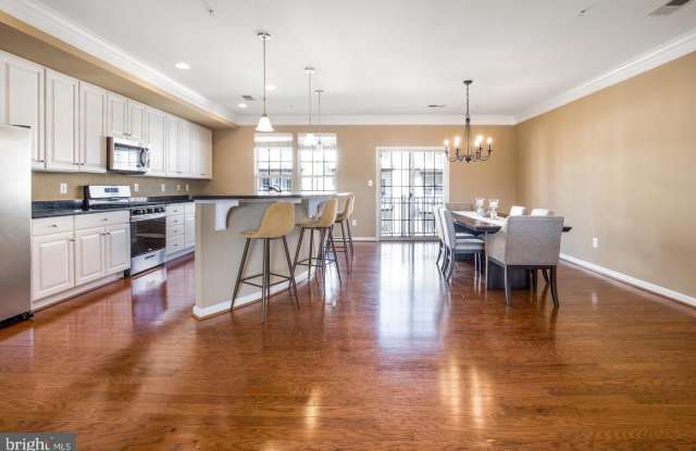 7969 CRESCENT PARK Drive Gallery 4