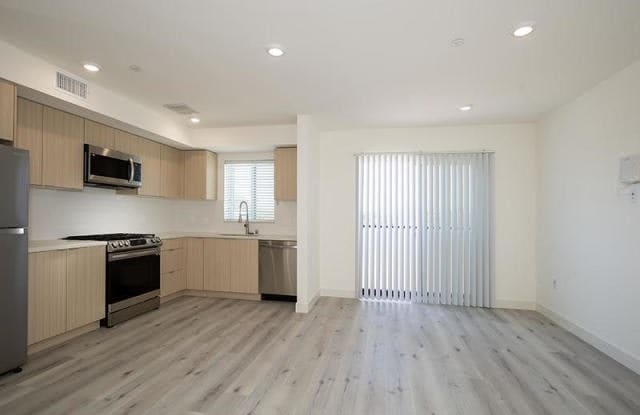 11701 Gateway Blvd Unit E21 photos photos