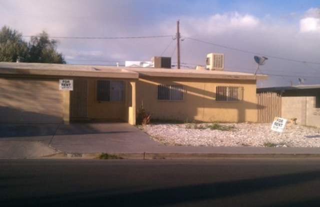 Beautiful 3 Bedroom 1 Bath House! Gallery 1