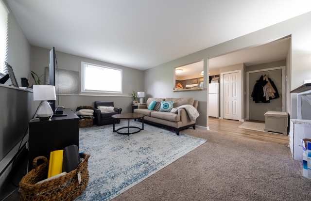 4784 Tacoma Cir. SE, Unit 4 photos photos