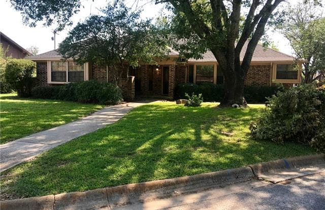 1108 Guadalupe Place - 1108 Guadalupe Place, Denton, TX 76205