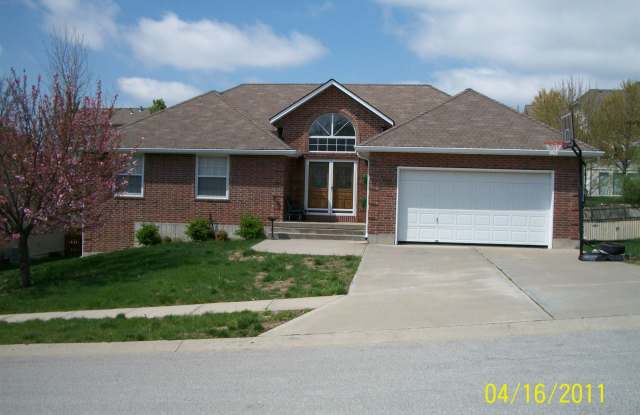 3208 S Mark Twain Ave - 3208 S Mark Twain Ave, Independence, MO 64015
