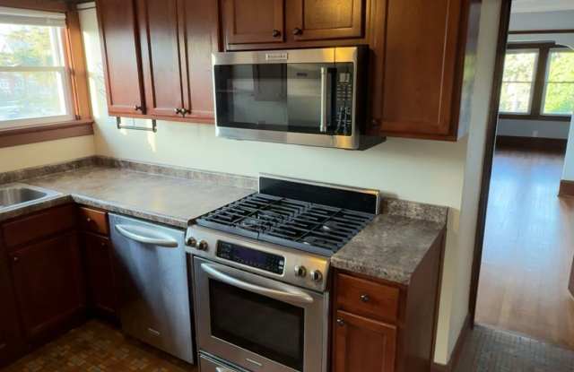 4607 W Juneau Ave photos photos