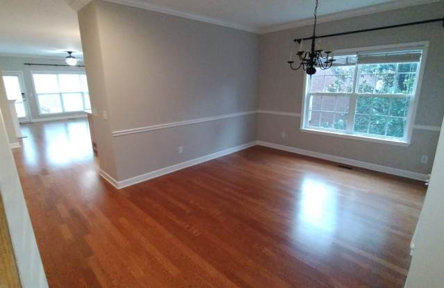 1308 Decatur Circle - 1 Gallery 3