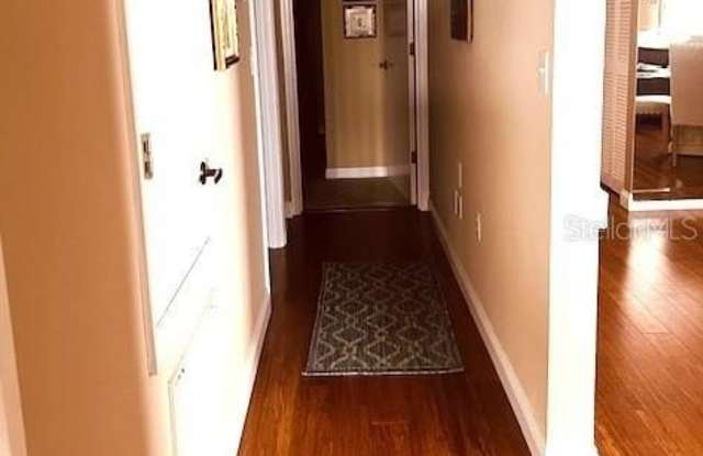 9320 CLUBSIDE Circle Gallery 2
