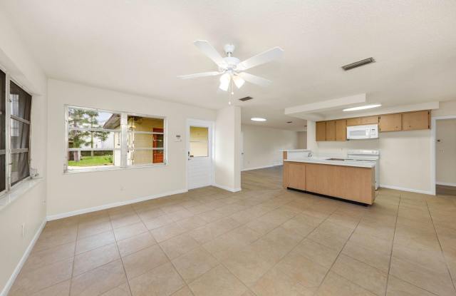 *Ask about move in Special* 3BR/2BA Home with 2-Car Carport & RV/Boat Parking Gallery 1