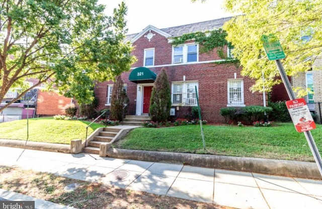 321 ADAMS Street NE photos photos