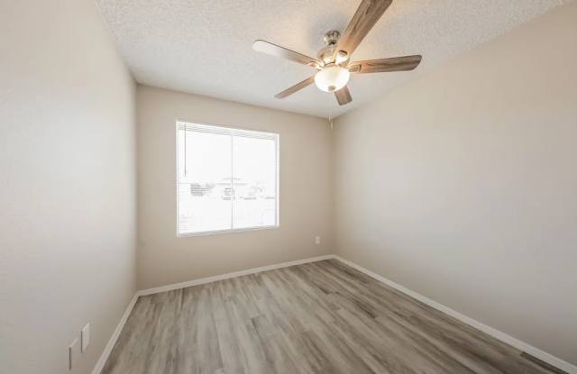 4549 W Seldon Ln Gallery 2