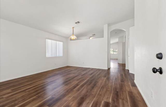 Summerlin North Amazing 3 Bedroom Home with 2 Living Rooms! Gallery 3