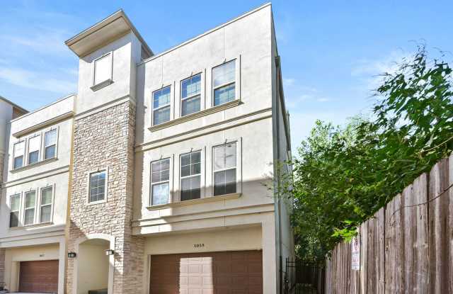 Rooftop Views, Modern Vibes, Prime Heights Location - 5226 Kiam Street, Houston, TX 77007