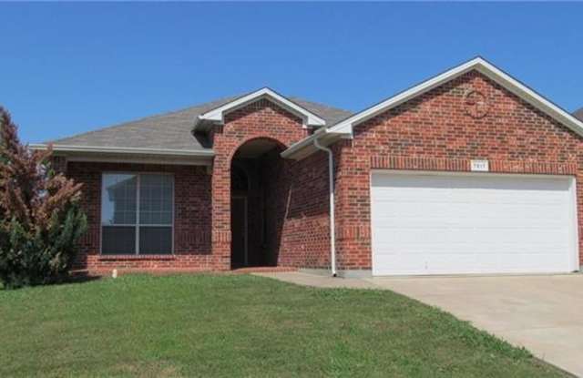 7817 Roswell Court - 7817 Roswell Court, Arlington, TX 76002