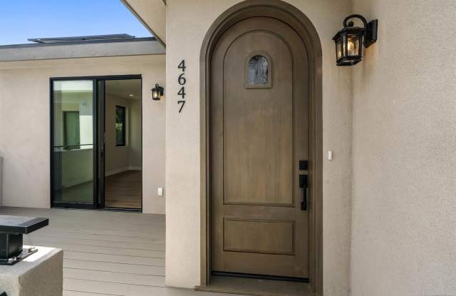 4647 Coronado Avenue Gallery 2