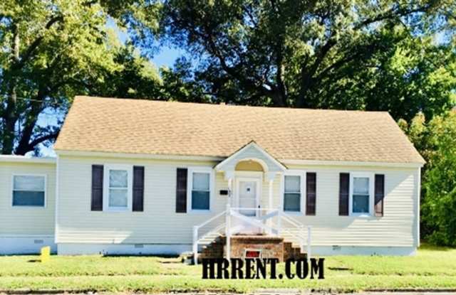 Adorable Renovated 4 Bedroom 1.5 Bathroom Single Family Home located in the Westhaven area of Portsmouth VA! - 1207 Rodman Avenue, Portsmouth, VA 23707