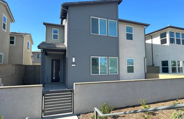 5 Bedroom SFR in Irvine - 325 Loon, Irvine, CA 92618