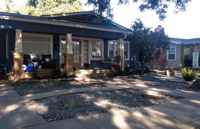 Craftsman Style Dream near Downtown Gallery 3