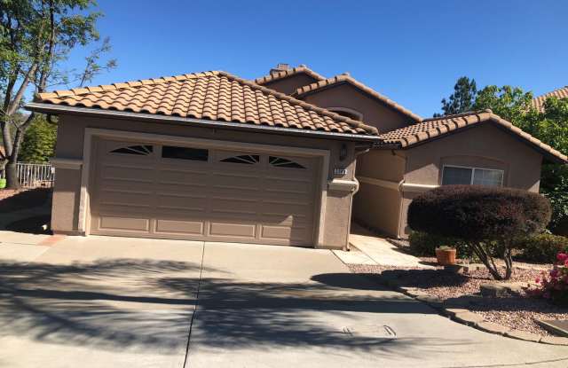 Charming 3 bdrm Crown Hills Home with Spectacular Views photos photos