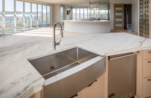 Yacht Harbor Club Gallery 2