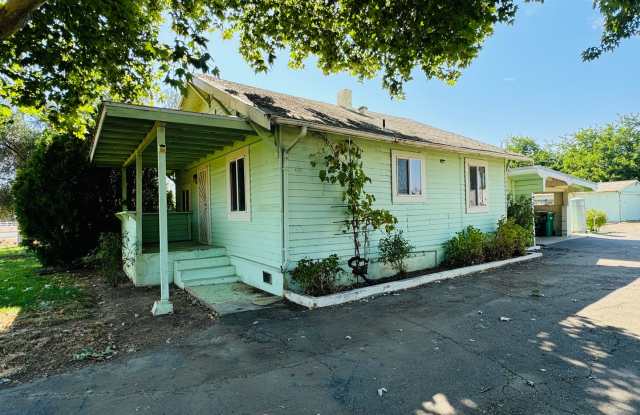 Coming Soon! Cute Two Bed, Two Bath Country Home photos photos
