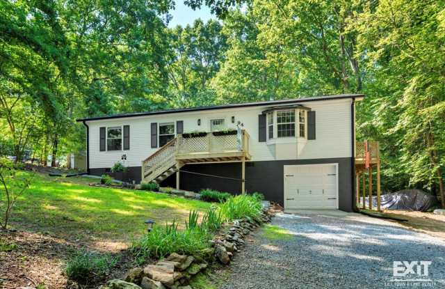 Beautiful Fully Furnished 3 Bed, 2 Bath Home With All Utilities Included! photos photos