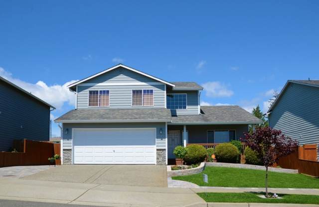 3 bdrm, 2.5 Bath, 2 car Garage, Gas heat, Pets Conditionally Allowed! Great neighborhood! photos photos